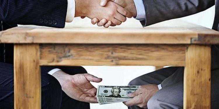 La paradoja de querer regular todo y no controlar nada