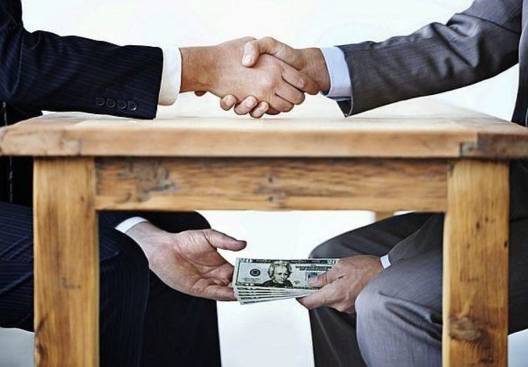 La paradoja de querer regular todo y no controlar nada