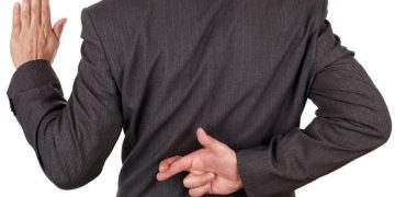 ¿Y los testigos falsos?