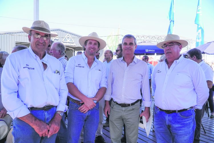 BROU firmó acuerdo con banco estadounidense que permitirá financiar importaciones desde aquel país