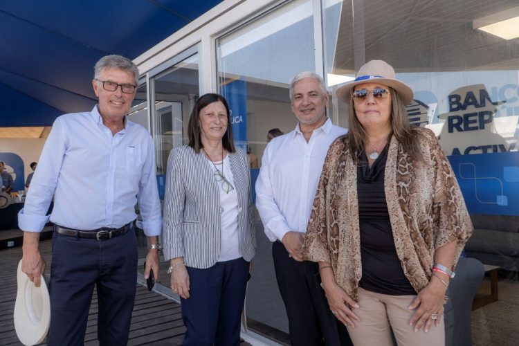 BROU firmó acuerdo con banco estadounidense que permitirá financiar importaciones desde aquel país