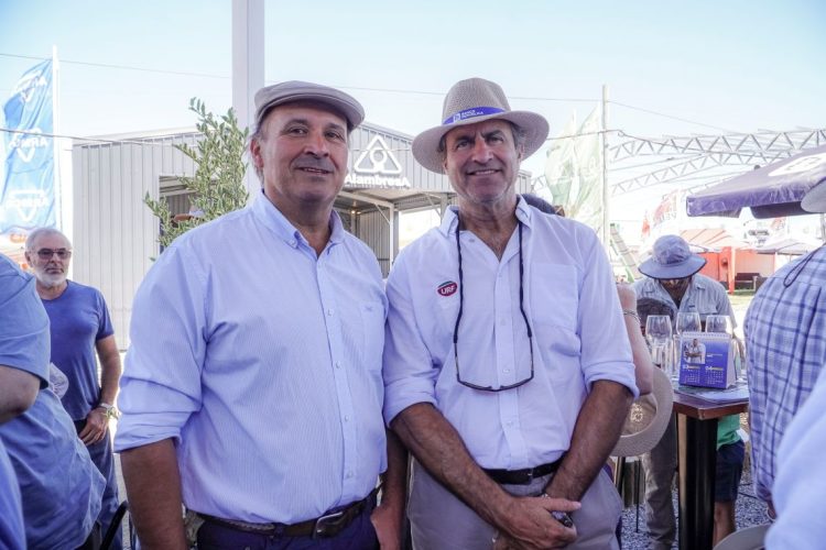 BROU firmó acuerdo con banco estadounidense que permitirá financiar importaciones desde aquel país