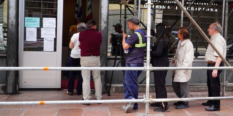 Se está llevando a cabo la jornada de ratificación de firmas para el plebiscito por una deuda justa