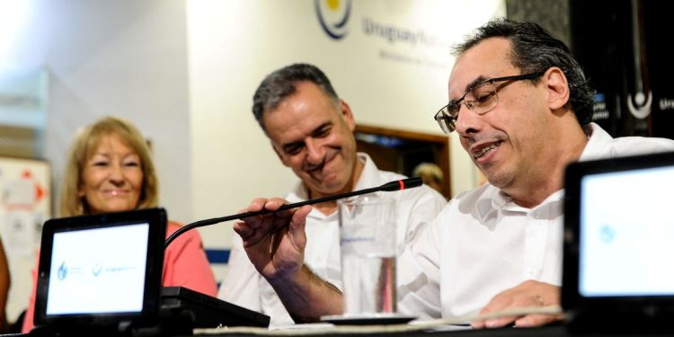 Ministro Menoni puso énfasis en turismo receptivo como el “gran generador de ingresos para el Uruguay”