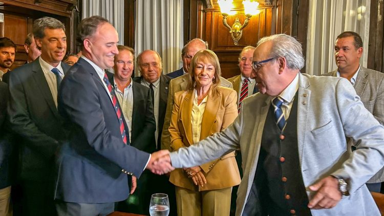 Ferber al asumir como presidente de ARU: El atraso cambiario “es un freno al crecimiento”