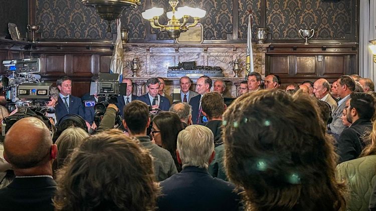 Ferber al asumir como presidente de ARU: El atraso cambiario “es un freno al crecimiento”