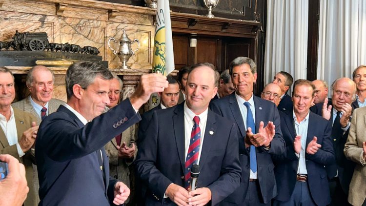 Ferber al asumir como presidente de ARU: El atraso cambiario “es un freno al crecimiento”