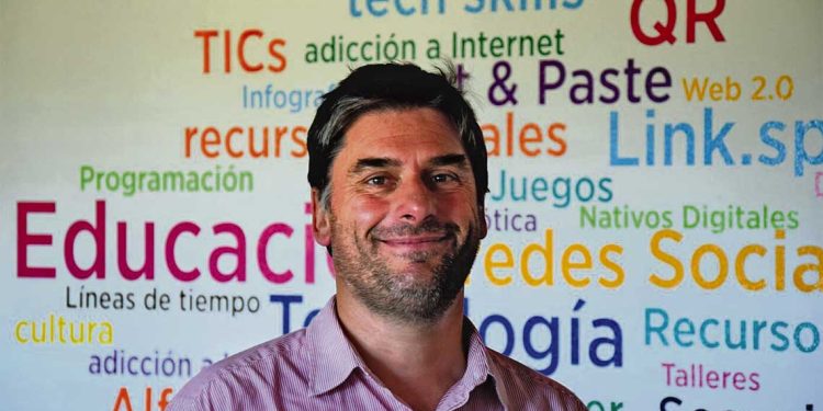 Urge regular el uso de la tecnología en infancia y adolescencia por el impacto de las pantallas en el desarrollo