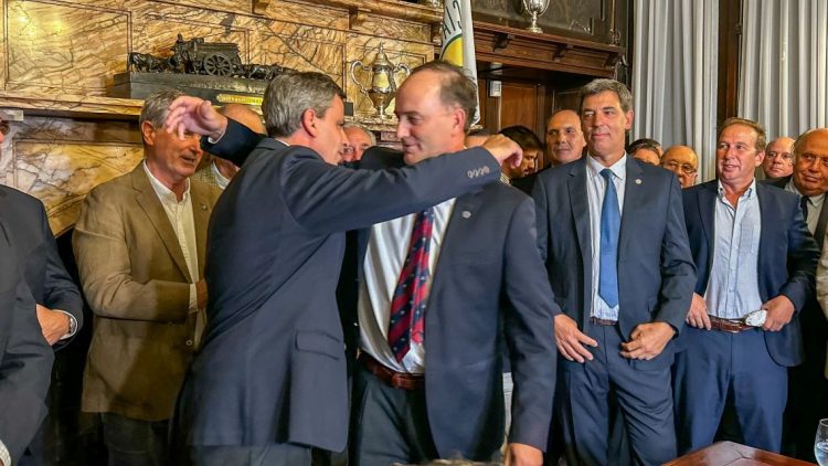 Ferber al asumir como presidente de ARU: El atraso cambiario “es un freno al crecimiento”