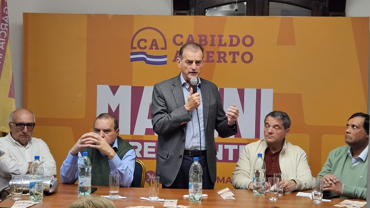 Roque García dijo que Bergara miente y que el FA no tiene propuestas para las veredas de Montevideo