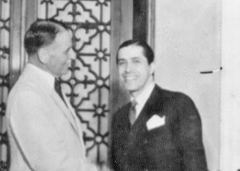 Gardel realiza su primer viaje en avión