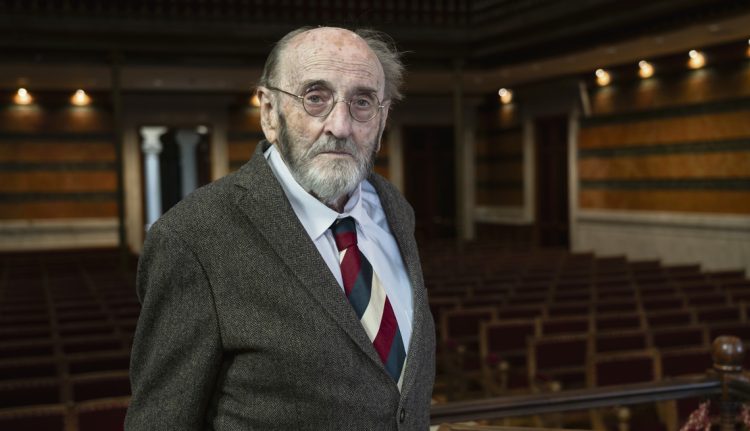 Álvaro Pombo recibe el Premio Cervantes