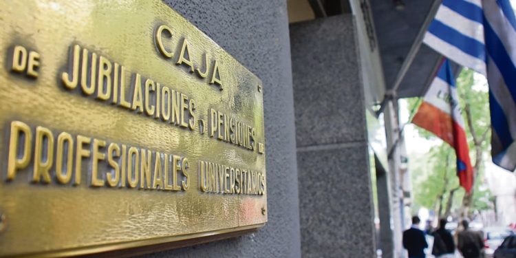 La Caja de Profesionales “parece la Cenicienta del sistema de seguridad social en Uruguay”