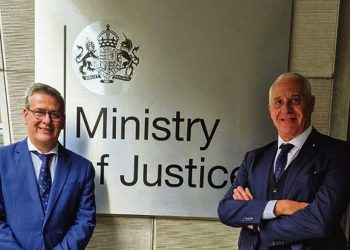 Gobierno quiere acelerar la creación del Ministerio de Justicia: Díaz y Negro viajaron a Reino Unido