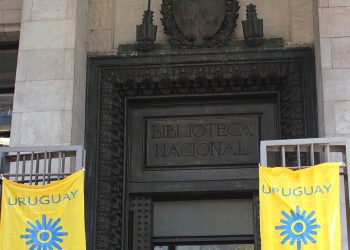 Para celebrar el Día del Libro, el gobierno cerró la Biblioteca Nacional por tiempo indefinido