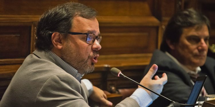 El proyecto Schipani para políticos libres de deudas: “Hay que inculcar con el ejemplo”