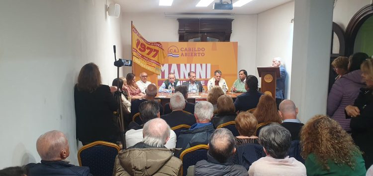 Roque García dijo que Bergara miente y que el FA no tiene propuestas para las veredas de Montevideo