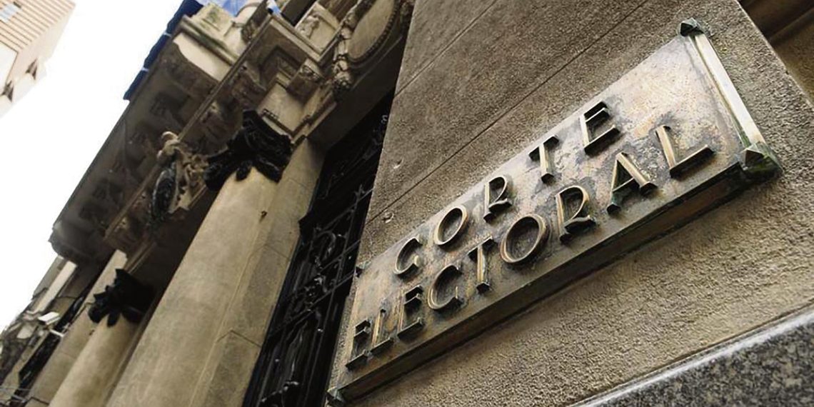 Para las elecciones de intendentes, ediles y concejales se presentan casi 3200 listas