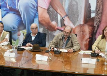 Fratti destacó que las próximas Jornadas de Buiatría incluyan la garrapata en sus exposiciones