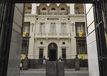 “El código no solamente necesita ser reformado sino que debería ser hecho nuevamente”