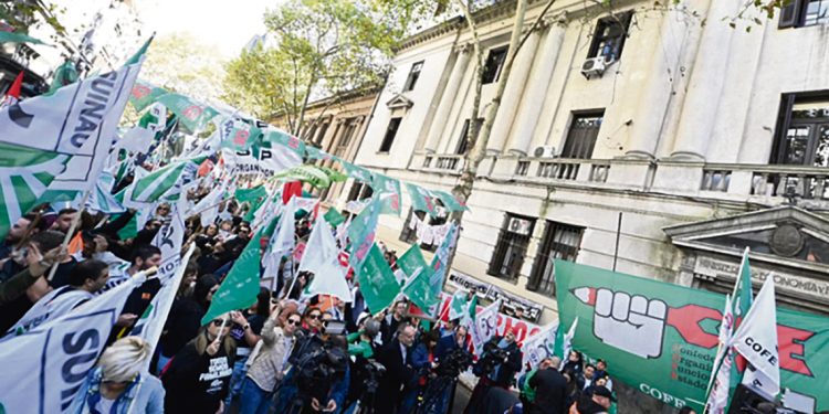 El tema de las licencias médicas en la administración central se incluirá en la Ley de Presupuesto