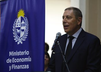 Oddone: “Uruguay presenta algunas fragilidades en materia fiscal”