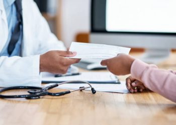 En 2024 casi el 54% de los funcionarios públicos se tomó en algún momento licencia por enfermedad