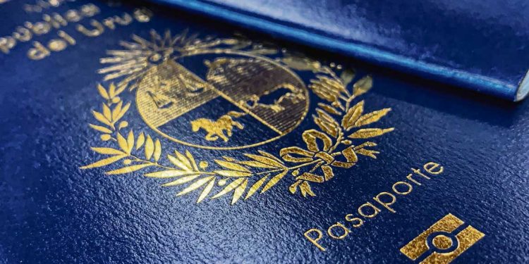 Polémica con el pasaporte uruguayo, que se puso al nivel del de Corea del Sur, Arabia Saudita y Liechtenstein