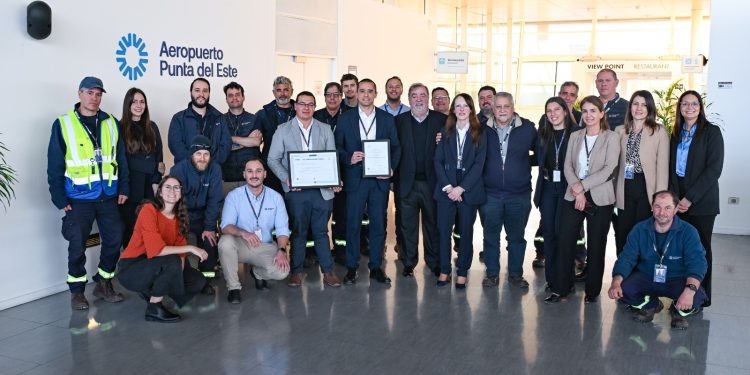 Aeropuerto Internacional de Punta del Este amplía certificación de su Sistema de Gestión de la Calidad