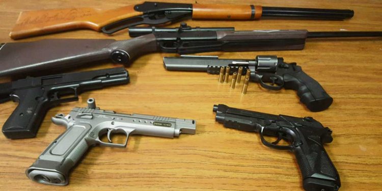 Cazadores preocupados por anuncios de eliminar la caza nocturna y el desarme de la población