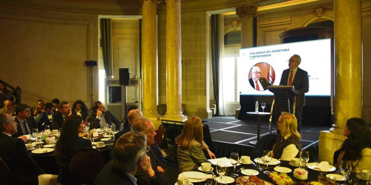 Uruguay busca consolidar su posicionamiento global: apertura, integración y reformas en la agenda