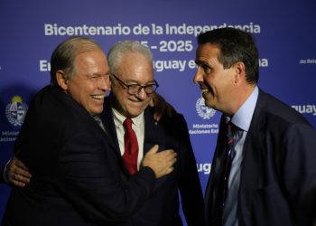 Cancilleres de Argentina y Uruguay destacaron el rol del Mercosur durante el acto por el Bicentenario en Buenos Aires