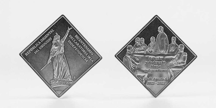 BCU presenta Moneda del Bicentenario de la Independencia