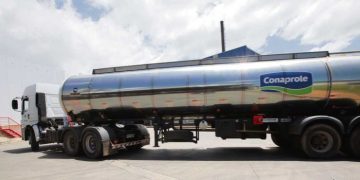 CAF respalda a Conaprole ante conflicto sindical por cierre de planta en Rivera