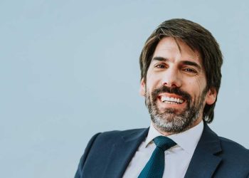 Experto advierte violación a la Constitución por cambios tributarios en la Ley de Presupuesto