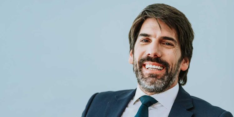 Experto advierte violación a la Constitución por cambios tributarios en la Ley de Presupuesto