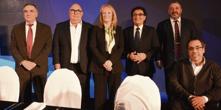 “Uruguay sorprende”: turismo en el centro del debate nacional