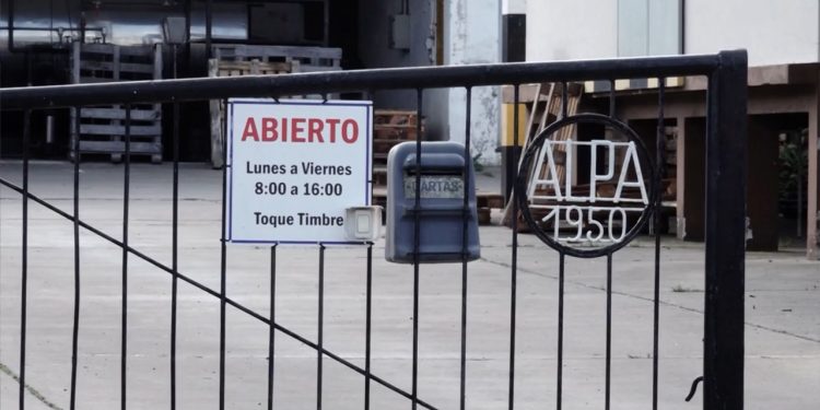 El ruido y las nueces: la sangría silenciosa de empresas en Uruguay