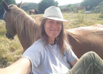 Terapia ecuestre y crecimiento personal en un entorno natural