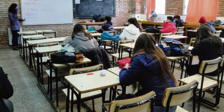 Contrarreforma educativa: más horas, nuevos nombres y énfasis en la educación sexual