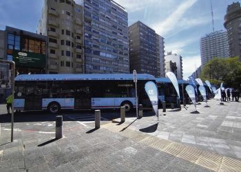 Cutcsa presenta 50 nuevos ómnibus 100% eléctricos en un hito histórico para la movilidad sostenible