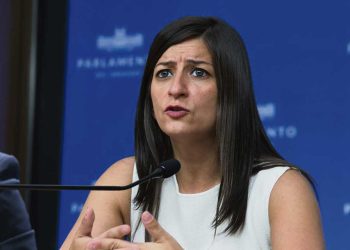 “No podemos estar enganchados a ningún bloque”
