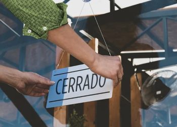 ¡Arriba los que luchan!