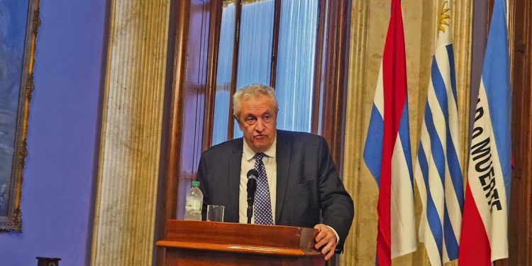 Universidad de la Educación: ¿autonomía o simulacro?