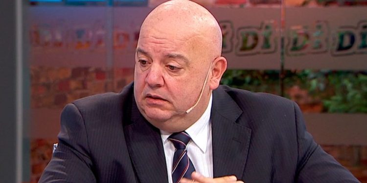 “La plata da poder y el poder a veces compra atentados”