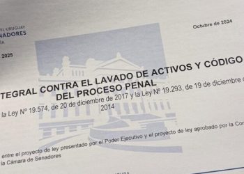 Entre bueyes no hay cornadas