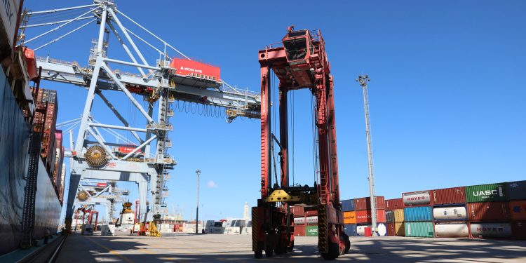 Se extiende el conflicto sindical en el Puerto de Montevideo y no habrá actividad hasta el lunes 20 de octubre
