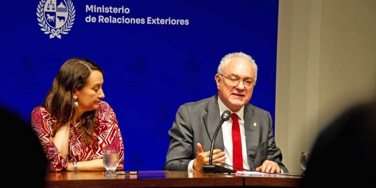 Oportunidades y desafíos de Uruguay en el Tratado de Asociación Transpacífico