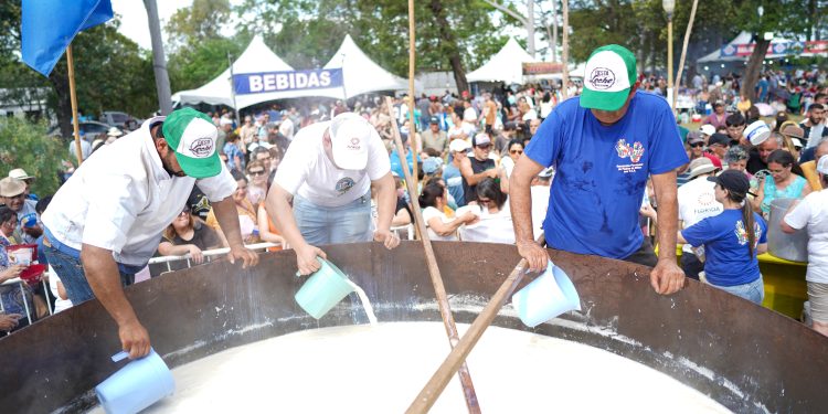 Este fin de semana se vivirá la Fiesta Nacional de la Leche en Cardal