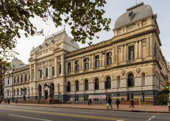 Gobierno destinará más presupuesto a la UdelaR con partidas subejecutadas